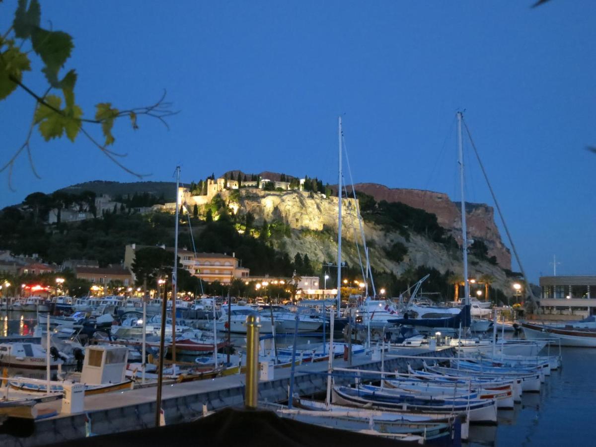 Calypso Apartment Cassis Exterior photo